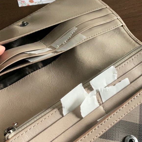 BURBERRY long continental wallet leather trim snap closure women’s - Picture 14 of 15